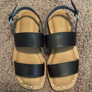 Universal Thread Black and Tan Sandals